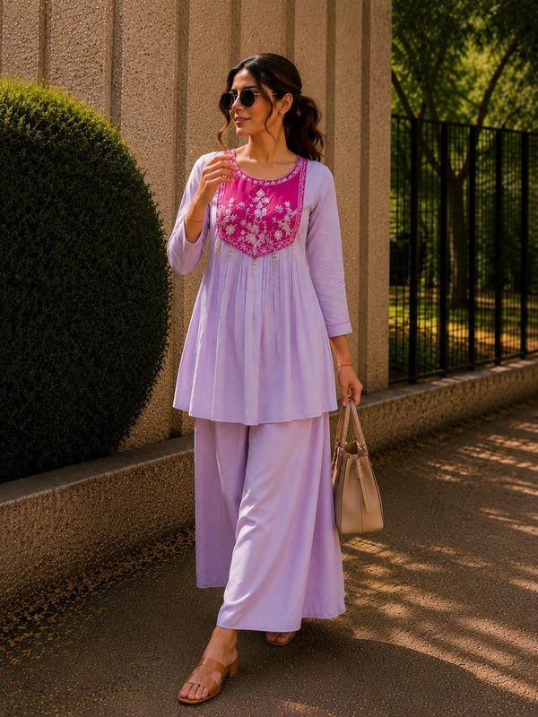 Elegant Lavender Kurta Set with Magenta Embroidered Yoke