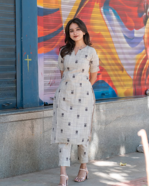 Eyal Premium Kurta Set with Bracelet